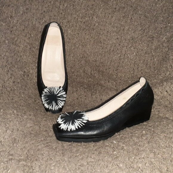 HISPANITAS-Freya-Wedge Pump-Black Leather-Suede Fringe Poms-Sz 37-6.5-Near Mint - Picture 1 of 7